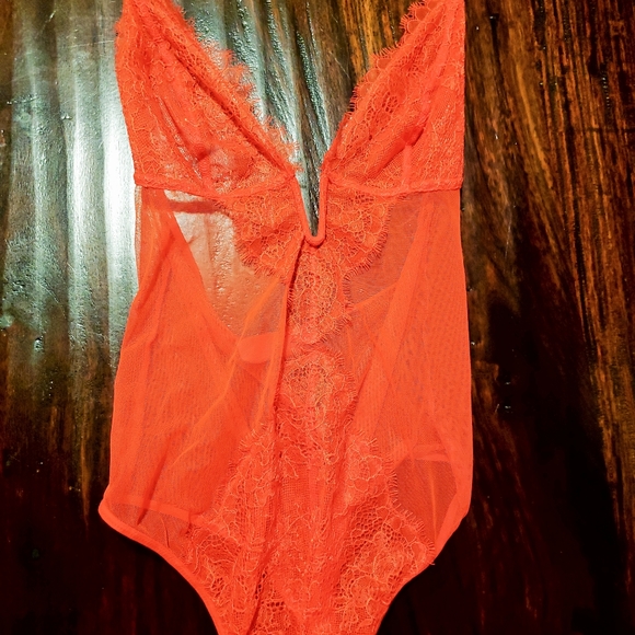 Red Teddy - Picture 4 of 8